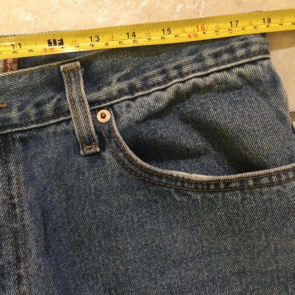 Levi's Jean Shorts 36" Cut-Offs - Picture 8 of 8